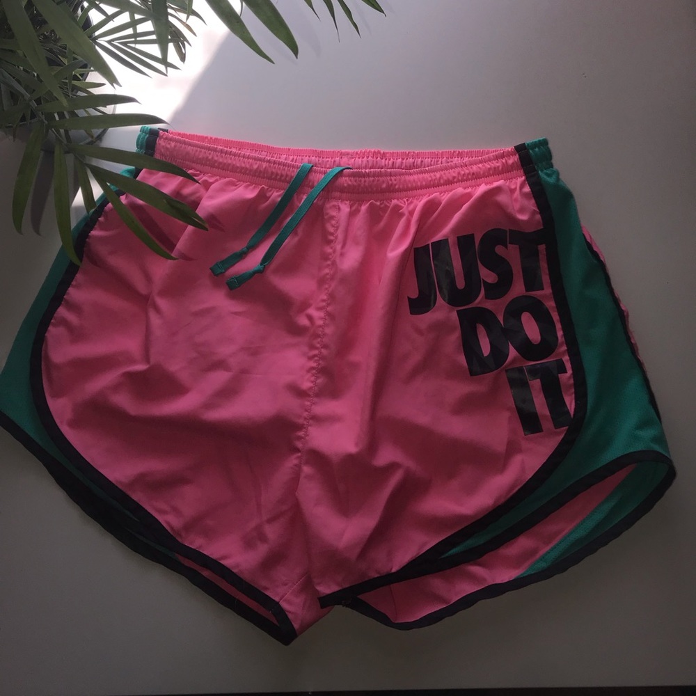 Nike Women’s Running Tempo Shorts🏃‍♀️